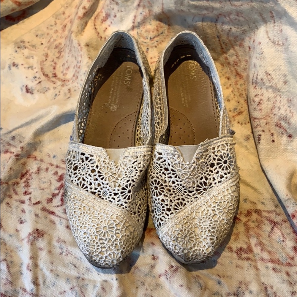Toms lace shoes